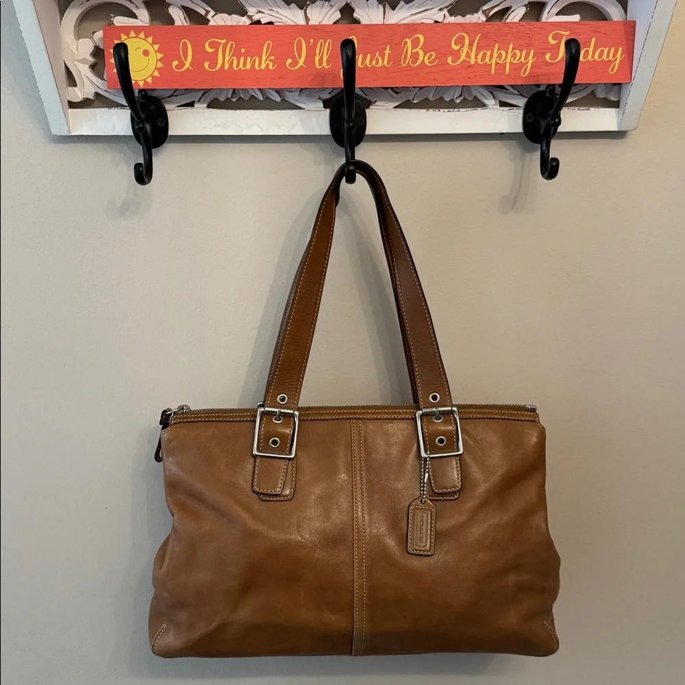 Coach Vintage Hamptons Buckle Soft Leather Tan Silvertone Shoulder Satchel Bag